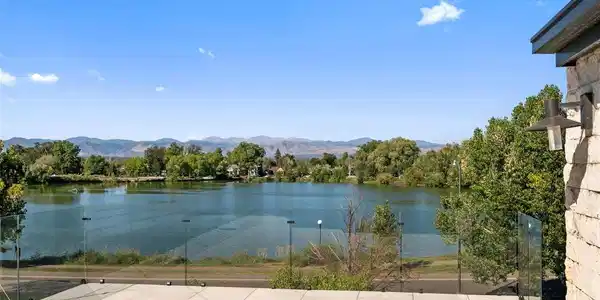 Image 4: Rooftop mountain & lake views Image 4: Rooftop mountain & lake views