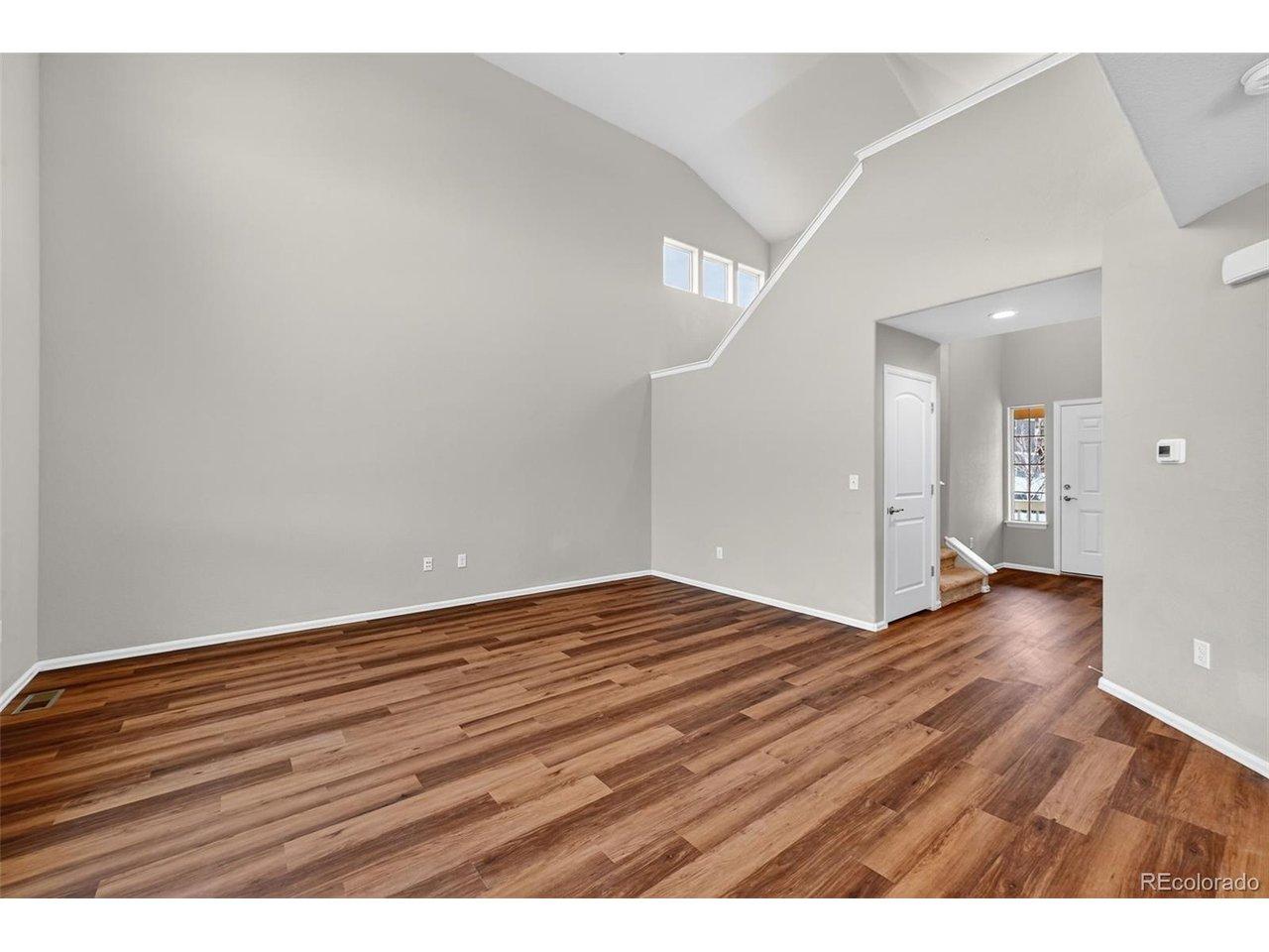 Image 4: Walk in to soaring cielings and a open, welcoming design Image 4: Walk in to soaring cielings and a open, welcoming design