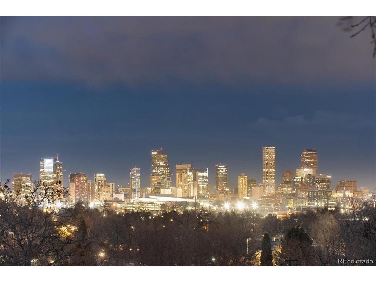 Image 2: Gorgeous Downtown Views Image 2: Gorgeous Downtown Views