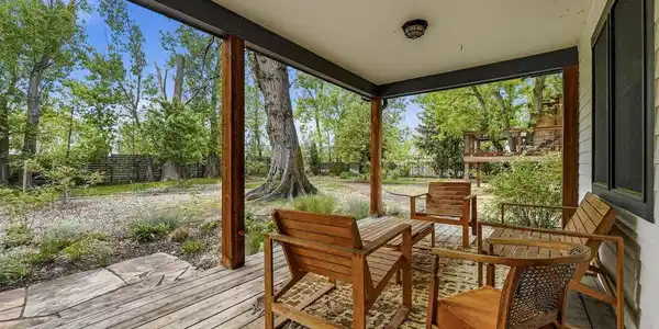 Image 4: Front Porch Image 4: Front Porch