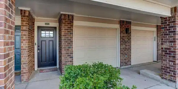 Image 2: COVERED FRONT ENTRY DOOR Image 2: COVERED FRONT ENTRY DOOR