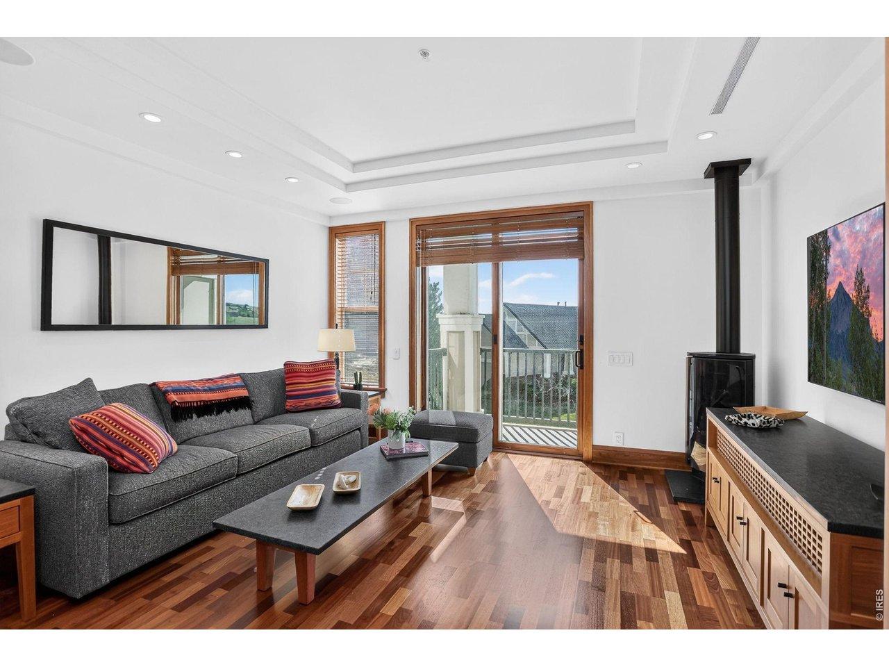 Image 4: LIVING ROOM Image 4: LIVING ROOM