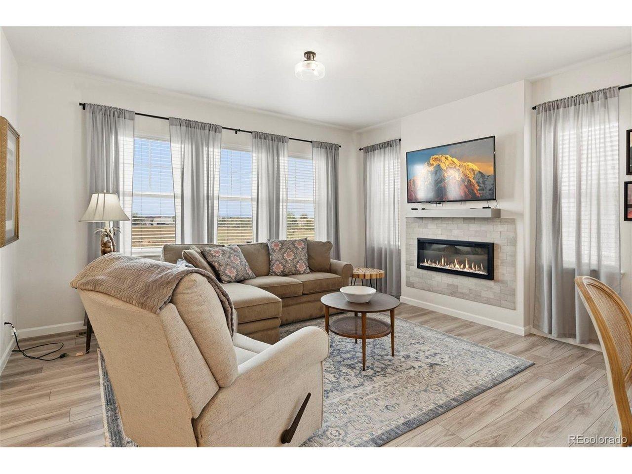 Image 4: Living Room View Image 4: Living Room View