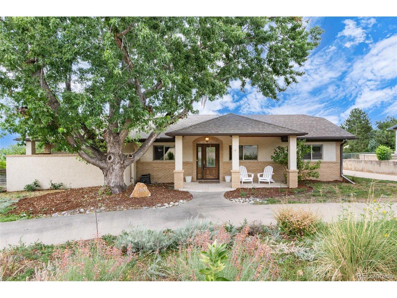 Image 2: circular driveway. 0.44 acre lot !