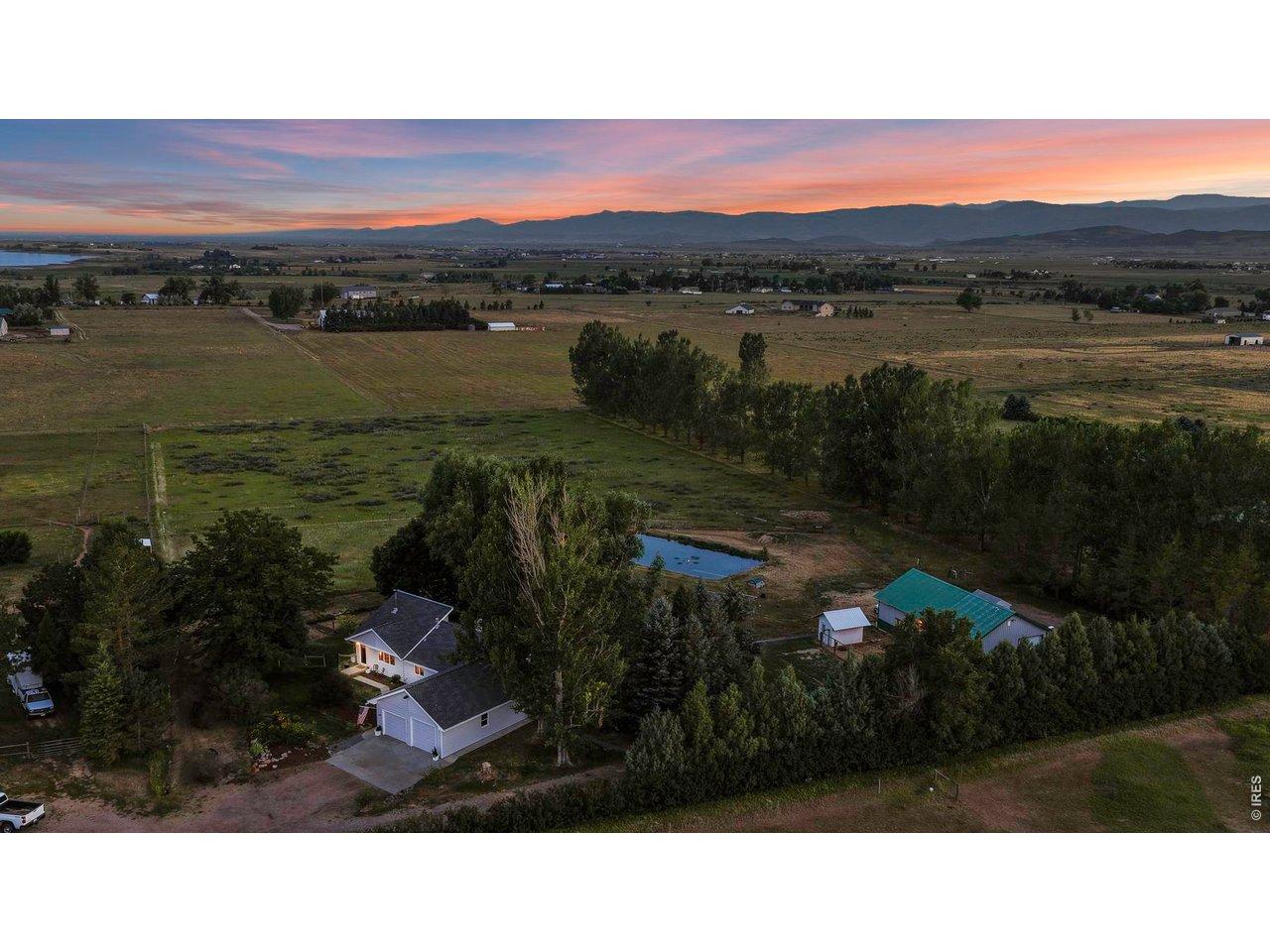 Image 4: View looking SW. Per covenants, no other structure built for living can obstruct your view. Image 4: View looking SW. Per covenants, no other structure built for living can obstruct your view.