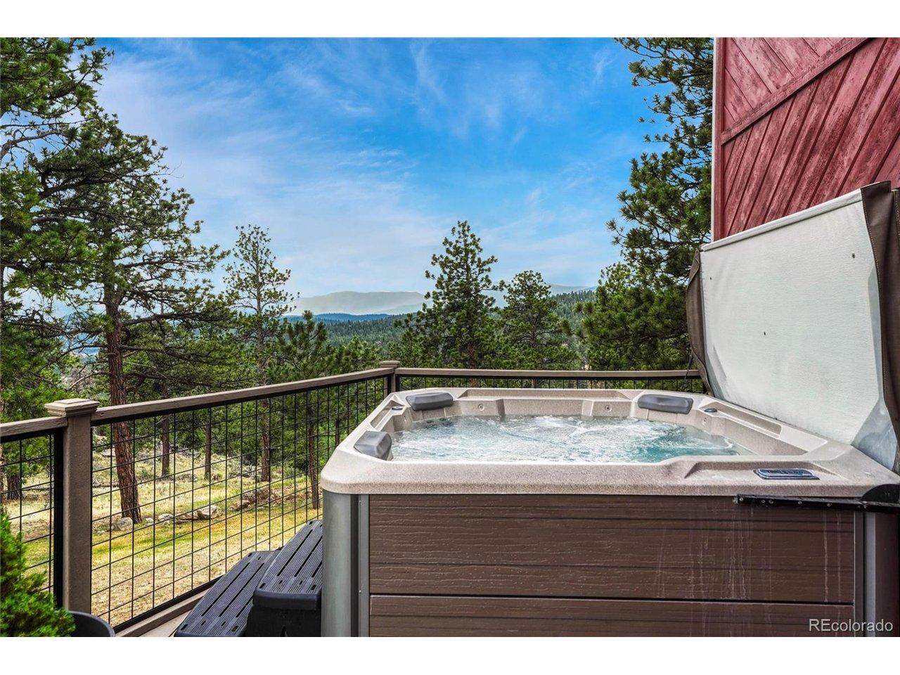 Image 4: Hot tub included! Image 4: Hot tub included!