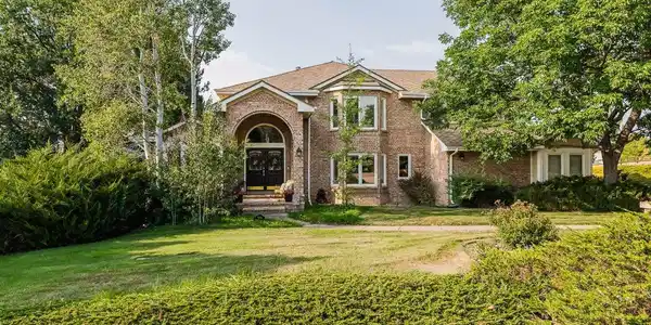 8589 Skyland Dr