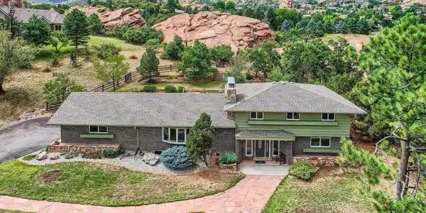 6227 Colorow Dr