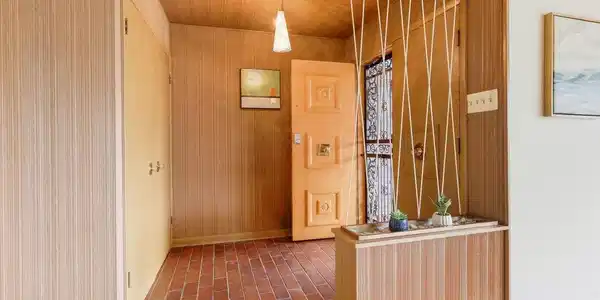Image 4: Entry Image 4: Entry