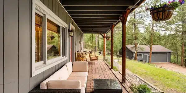 Image 4: Covered front porch Image 4: Covered front porch
