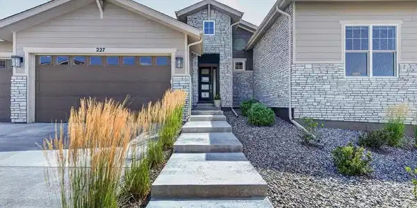 Image 3: Montview floorplan by Toll Brothers. Single level living with a grand entrance Image 3: Montview floorplan by Toll Brothers. Single level living with a grand entrance