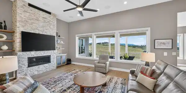 Image 4: New custom windows to enhance the gorgeous views Image 4: New custom windows to enhance the gorgeous views