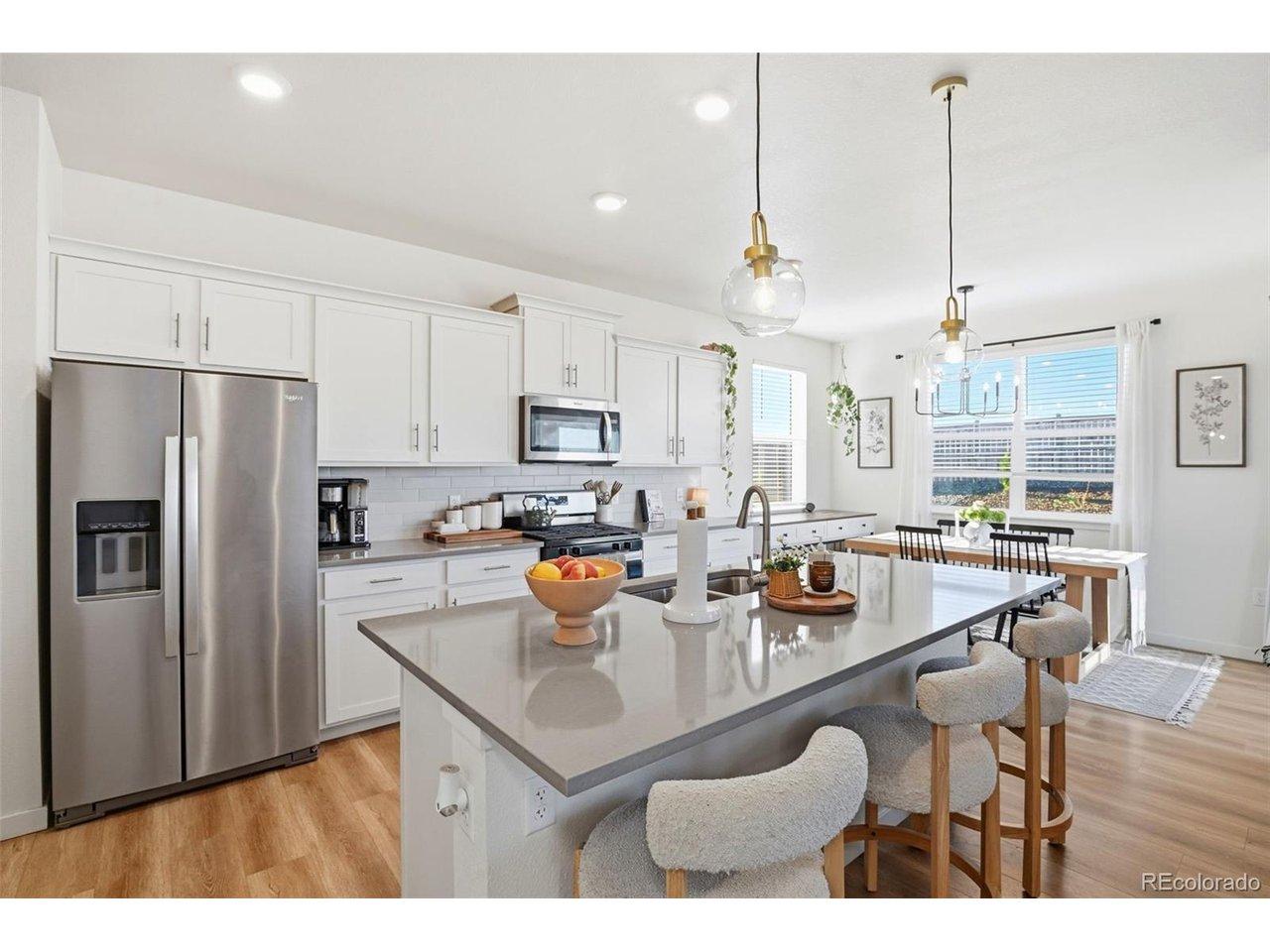 Image 3: Kitchen
