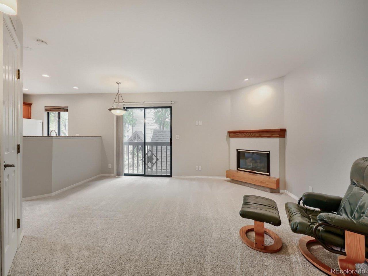 Image 4: Living Room Image 4: Living Room