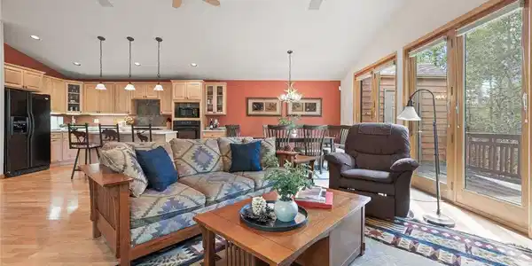 4 Hawn Dr