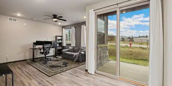 Image 3: Sliders to private patio
