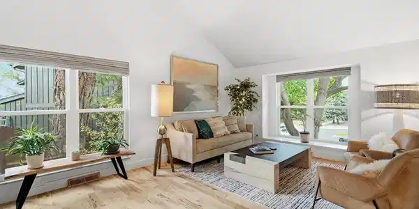 Image 4: Bright open living area.