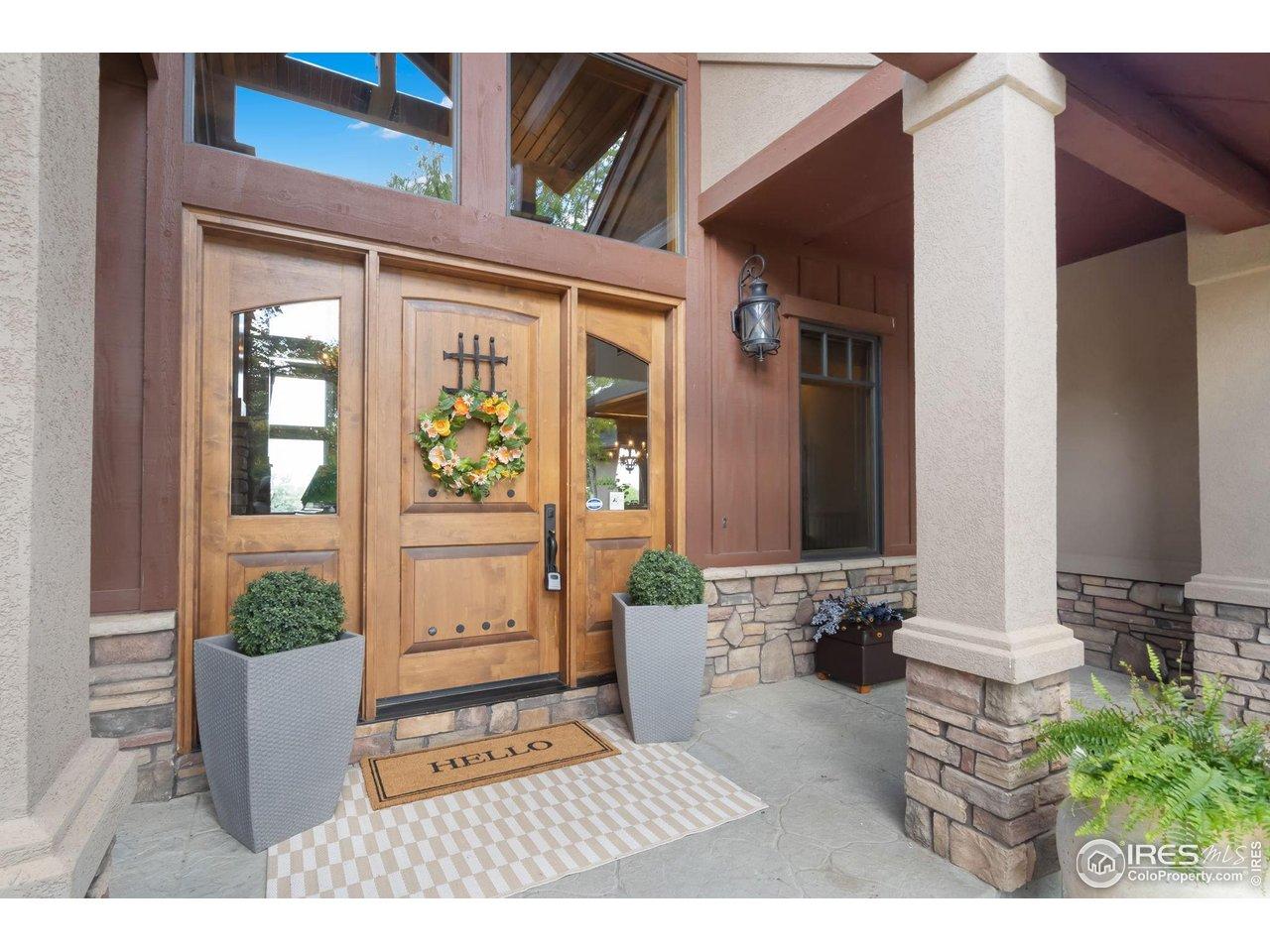 Image 3: Inviting front porch