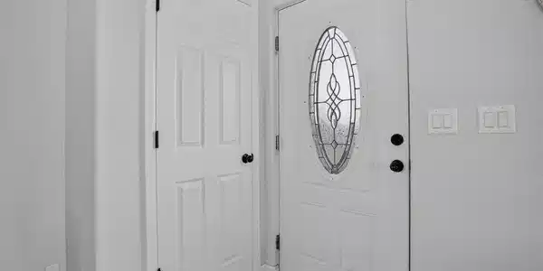 Image 3: Entryway with coat closet. Image 3: Entryway with coat closet.