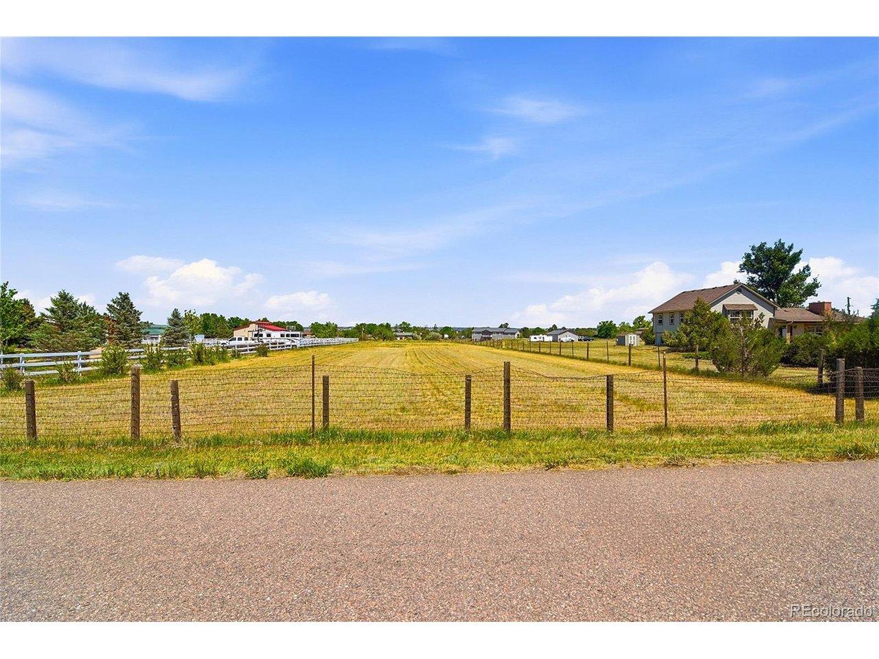 Image 2: Fully fenced acre Image 2: Fully fenced acre