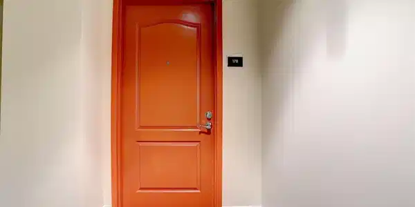 Image 3: Door to Unit Image 3: Door to Unit