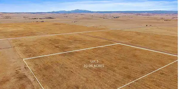 Image 2: Lot 3 is located in a cul de sac with tremendous privacy and mountain views