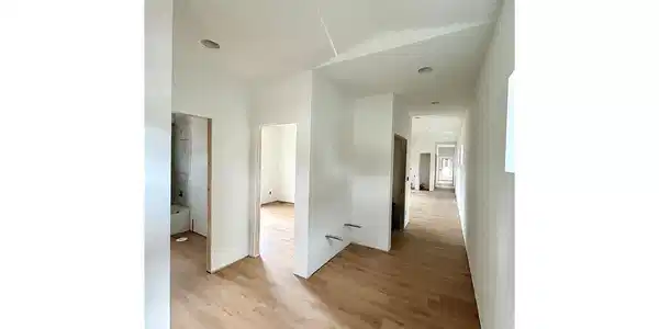 Image 2: 3 Bed 2 Bath