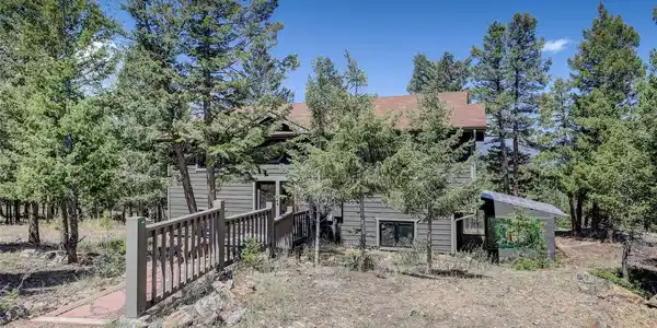 Image 4: Front of home Image 4: Front of home