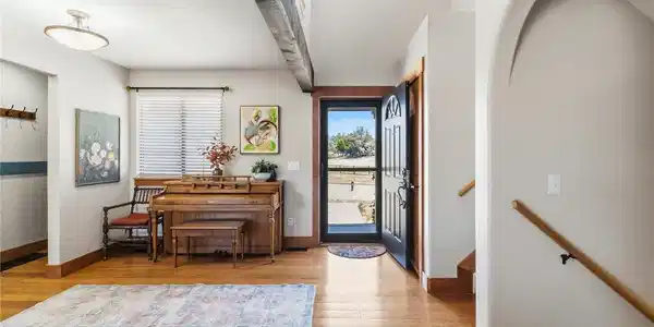 Image 3: From inside, the front entryway. Image 3: From inside, the front entryway.