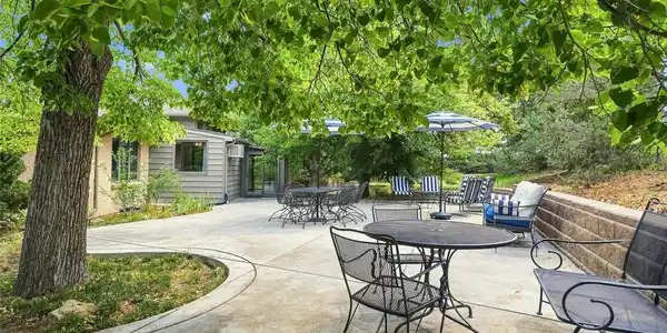 Image 4: Beautiful patios Image 4: Beautiful patios