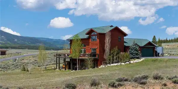 Image 4: Perched on 1.34 acres.