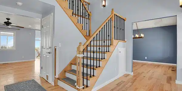 Image 3: Light, bright, open foyer Image 3: Light, bright, open foyer