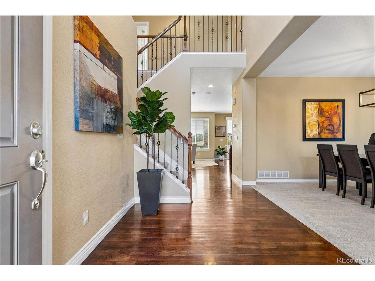Image 2: 2-story entry hall Image 2: 2-story entry hall