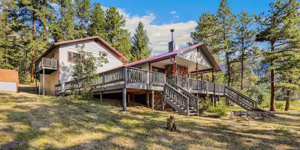 31 Cedar Dr