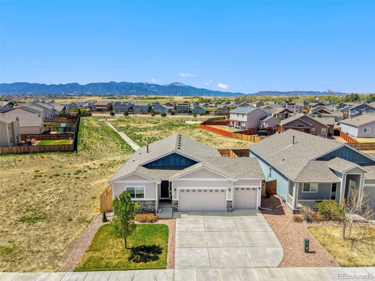 Image 3: This meticulously cared-for home backs to open space, providing breathtaking mountain views! Image 3: This meticulously cared-for home backs to open space, providing breathtaking mountain views!
