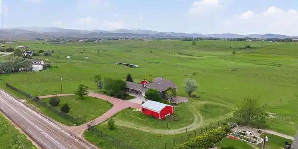 1916 W County Road 6