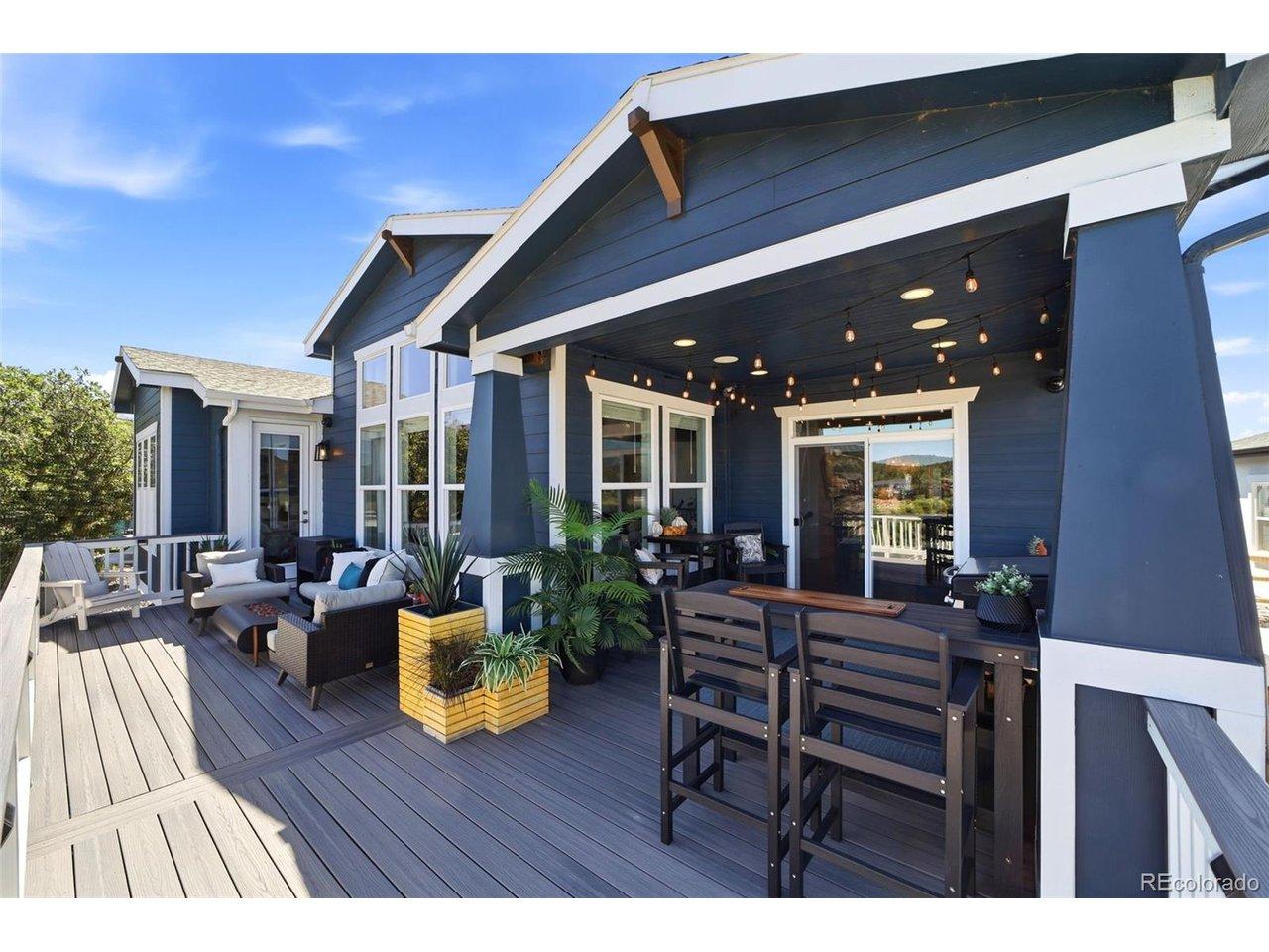 Image 2: Covered deck with outdoor sound system