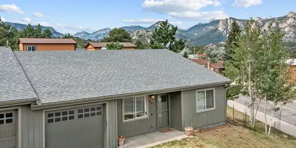 Image 4: Condo with 1-Car Garage