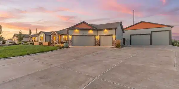 3785 Jay Hawk Ct