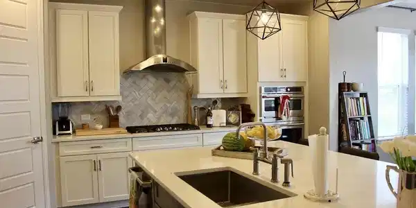 Image 3: Lots of counter space and storage Image 3: Lots of counter space and storage