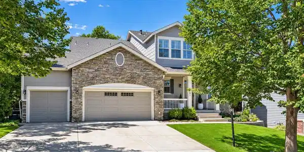 Image 2: Spacious 4 bedroom / 5 bath house with an oversized three-car garage. Image 2: Spacious 4 bedroom / 5 bath house with an oversized three-car garage.
