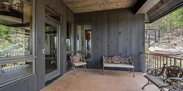 Image 2: Covered front porch Image 2: Covered front porch