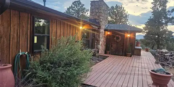 Image 4: Front entry Image 4: Front entry