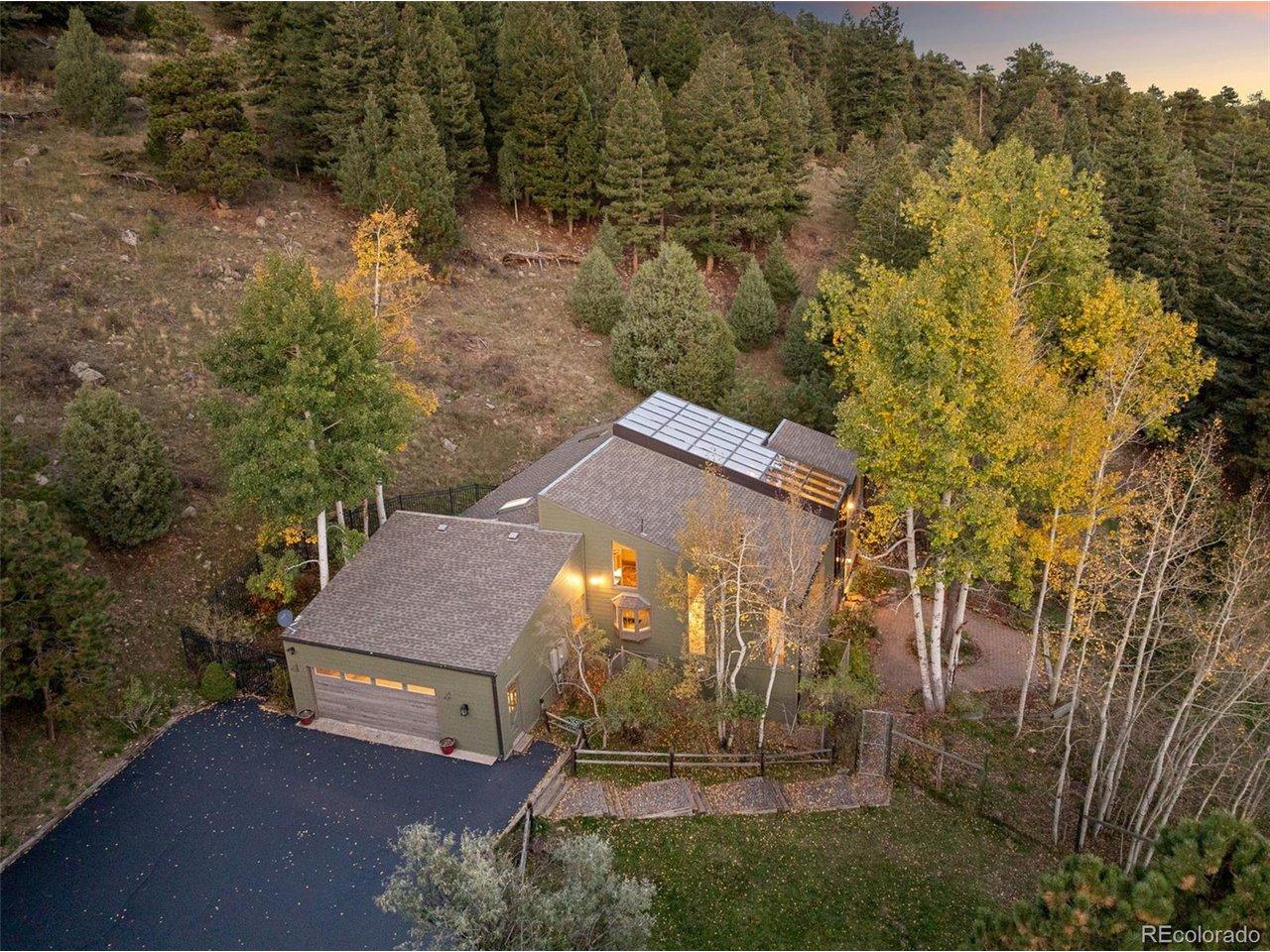 Image 4: Extremely private home at the end of the cul-de-sac, backs up to 80 acres of never-to-be-developed conservation land. Image 4: Extremely private home at the end of the cul-de-sac, backs up to 80 acres of never-to-be-developed conservation land.