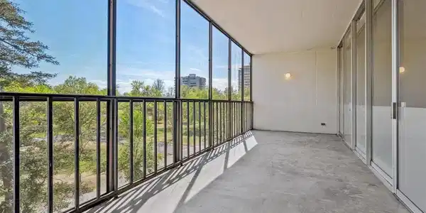 Image 4: Enormous private patio Image 4: Enormous private patio