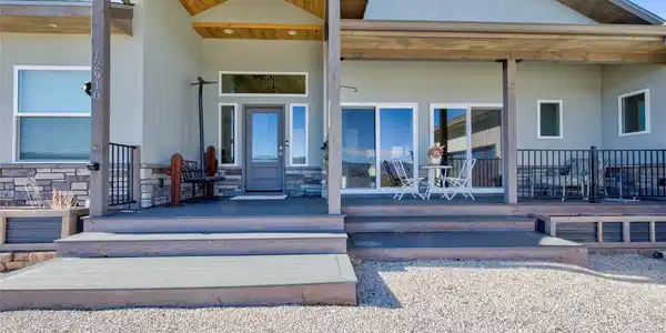 Image 3: A welcoming front entrance