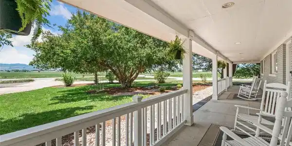 Image 4: Front Porch Image 4: Front Porch