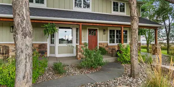 Image 4: Beautiful front yard with professional landscaping Image 4: Beautiful front yard with professional landscaping