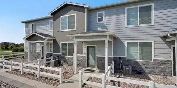 Image 4: Front of the home. Image 4: Front of the home.