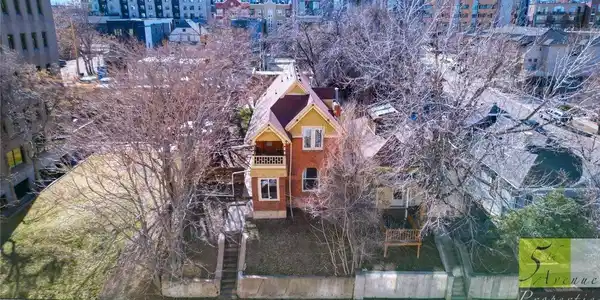 Image 2: Victorian with adjacent Lot Image 2: Victorian with adjacent Lot